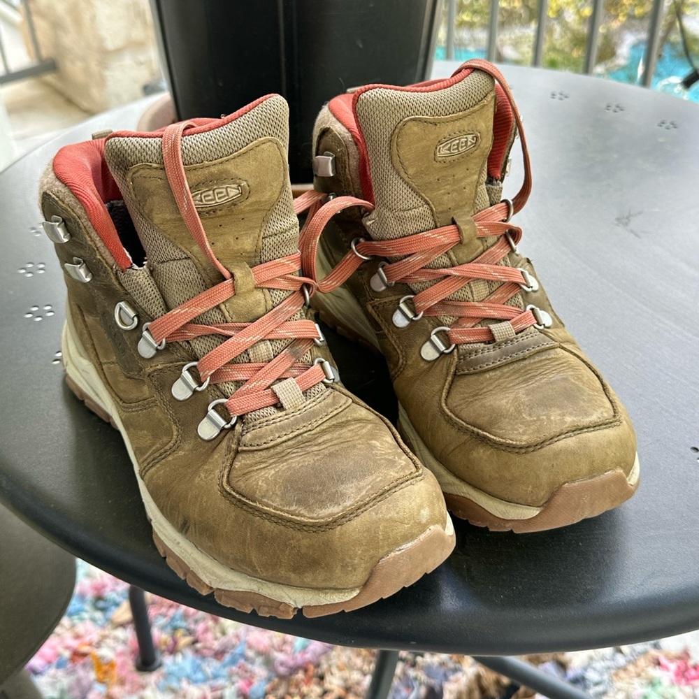 Keen Hiking Boots 7.5